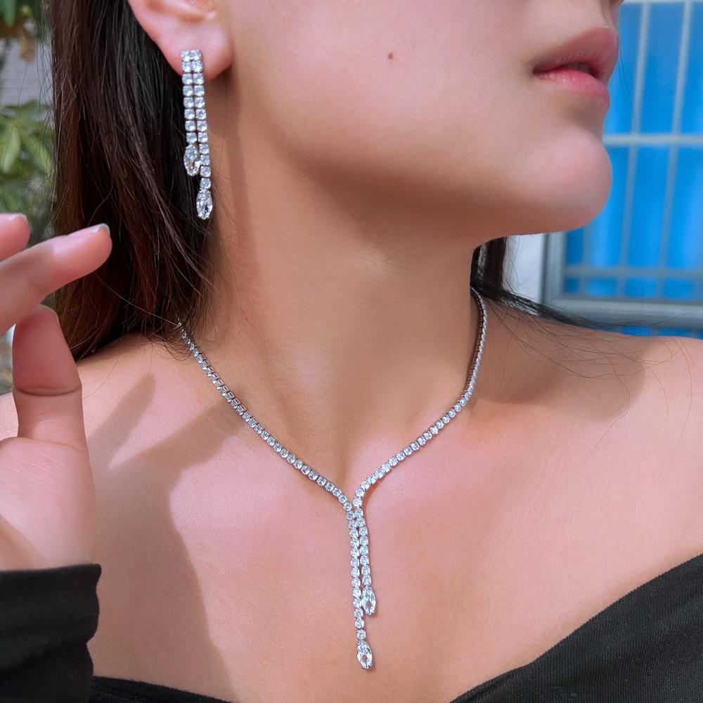 Helles Licht Luxus Voll Diamant Halskette Ohrringe Abendessen Braut Hochzeit Schmuckset Kette Quaste Temperament Party Zirkon Set