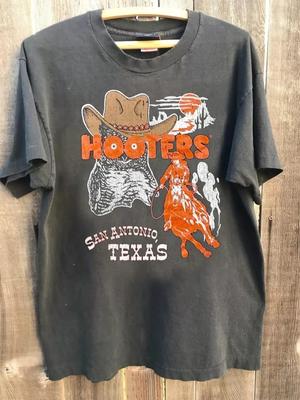 Hooters Cowboy Rare Design Charcoal Unisex T Shirt Vtg Tee Unisex Men Women Summer Men's T-Shirt Crew Neck Cotton Tee