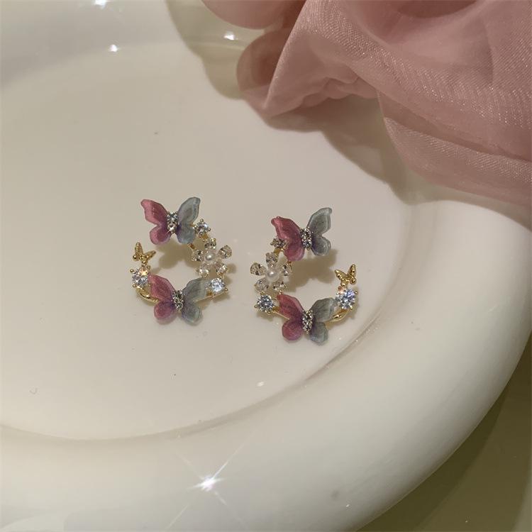 Elegant Pearl  Butterfly Flower Stud Earrings - Fresh, Exquisite, and Versatile Jewelry