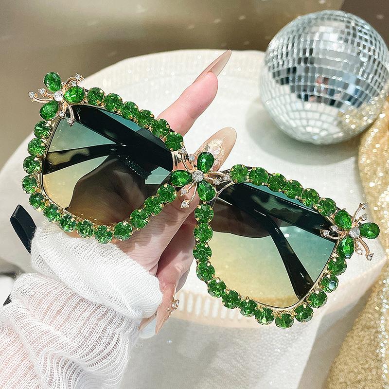 Womens Handmade Diamond Large Frame Sunglasses Trendy Street Style Luxury Sunshade Shades High End Fashion