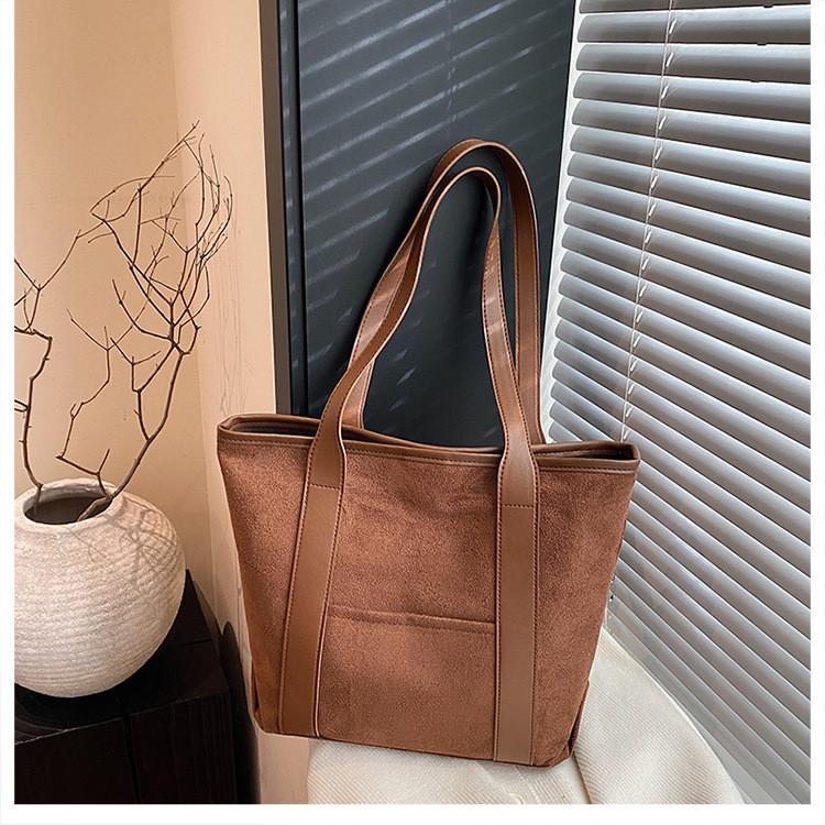Ins Contemporary Style Womens Tote Bag Large Capacity With Soft Pu Material And Lining Polyester