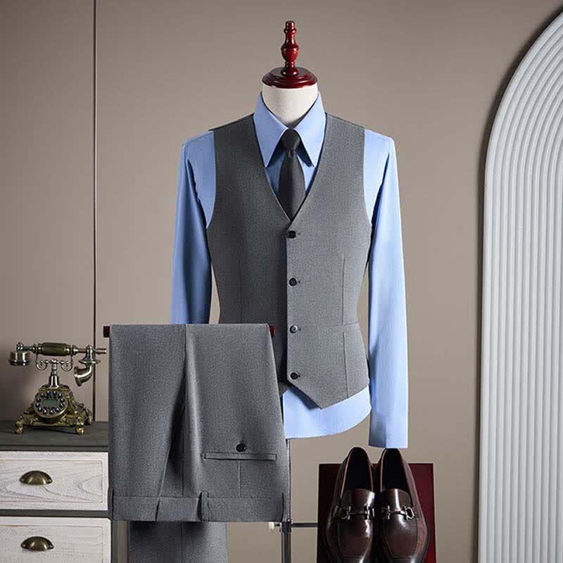 Men's Peak Lapel Three-Piece Suit