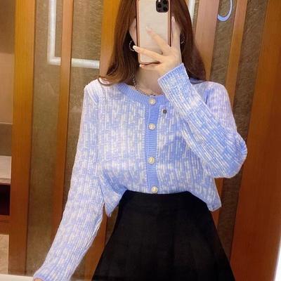 Delicato top in maglia a maniche lunghe per donna primavera e autunno 2023 versione coreana maglione cardigan corto sciolto a maniche lunghe da donna