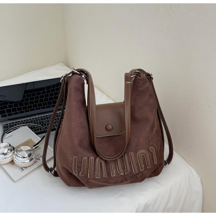 

2025 new retro fashion tote bag large capacity commuter versatile backpack niche design shoulder bag