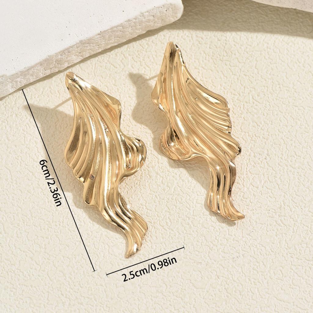 European and American Style Earrings, Fashionable Leaf Design Versatile, Light Luxury Earrings for Women