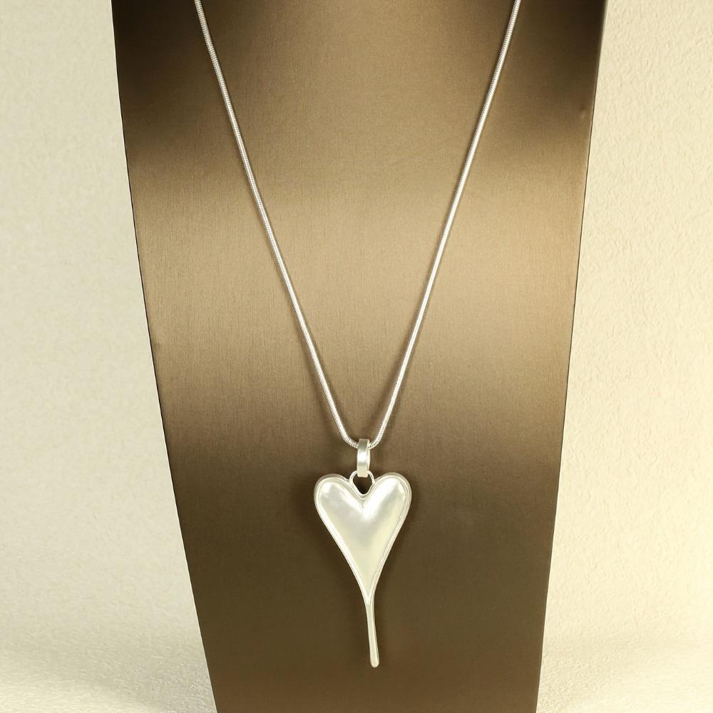 Vintage heart-shaped pendant necklace, ladies' Valentine's Day necklace, jewelry gift