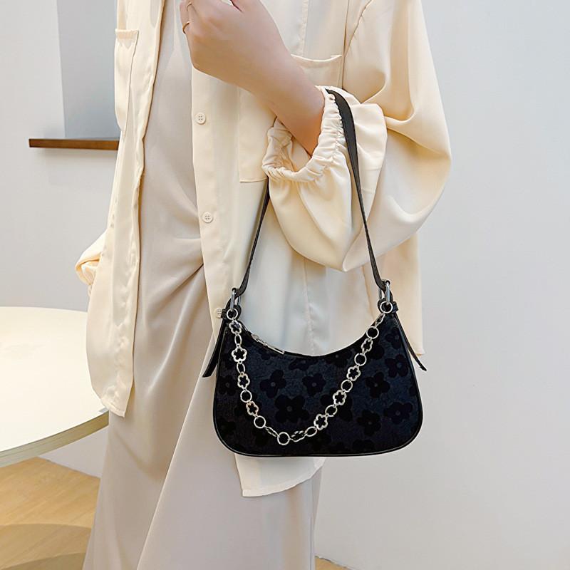 Trendy Street Style 2023 Summer Casual Commuter Underarm Bag With Zipper Closure