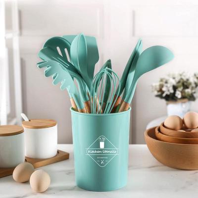 Conjunto popular de utensílios de cozinha de silicone de 12 peças com cabos de madeira - Utensílios de cozinha antiaderentes e itens essenciais para assar