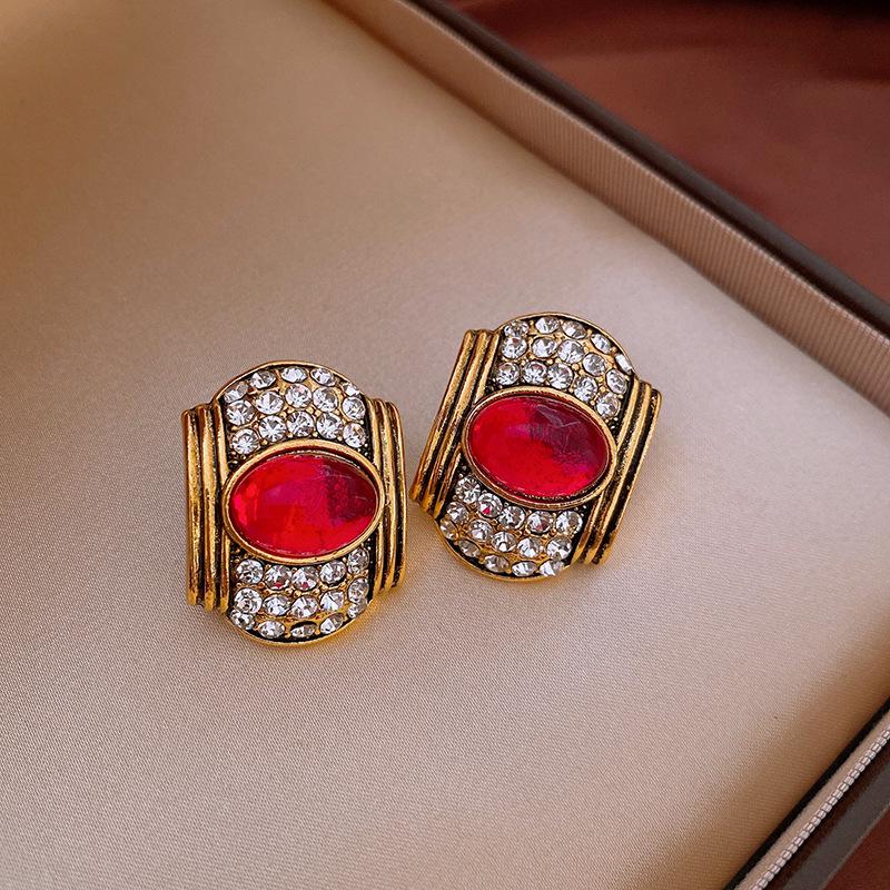 

Винтажные серьги-пусеты с бриллиантами «Серебряная игла» - Ретро и роскошный дизайн для женщин