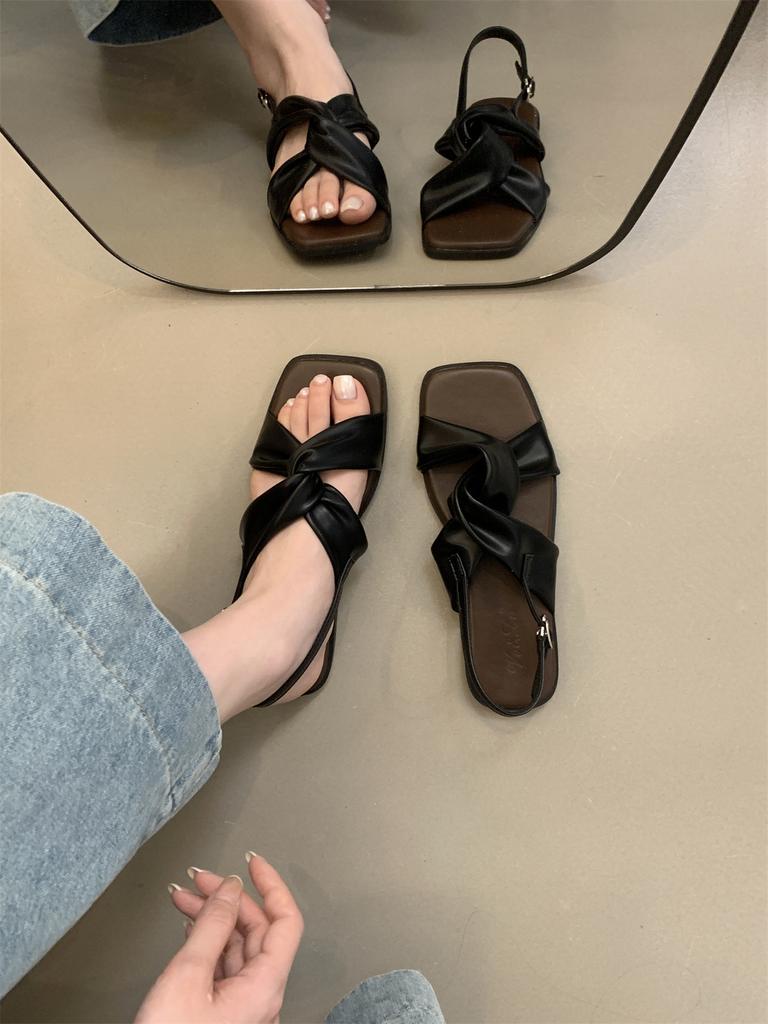 French Retro Flat Sandals Female 2025 Summer New Fairy Style with Skirt Roman Shoes with Beach Shoes