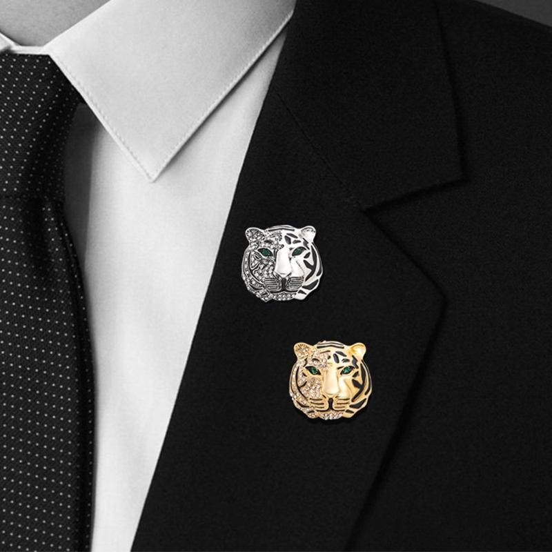 Broche Animale Vintage Corsage Aspect Alliage Métallique Finition Détails Strass pour Style Veste ou Foulard