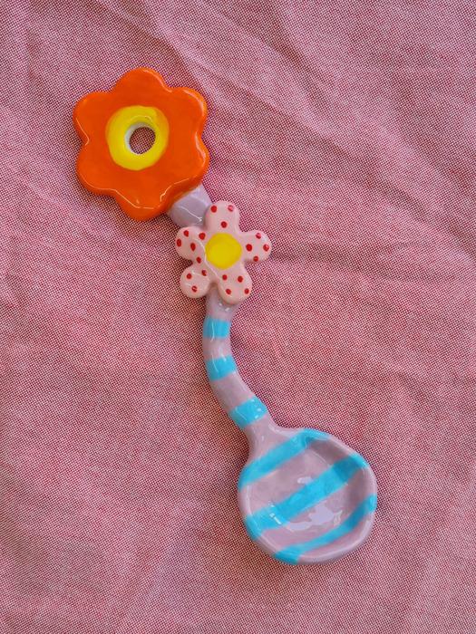 

Deulkkot Ceramic Orange Daisy Spoon Orange Daisy Spoon