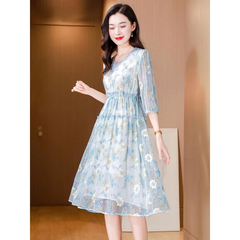 Summer new V-neck lace-up elegant temperament versatile fashion silk dress embroidered skirt