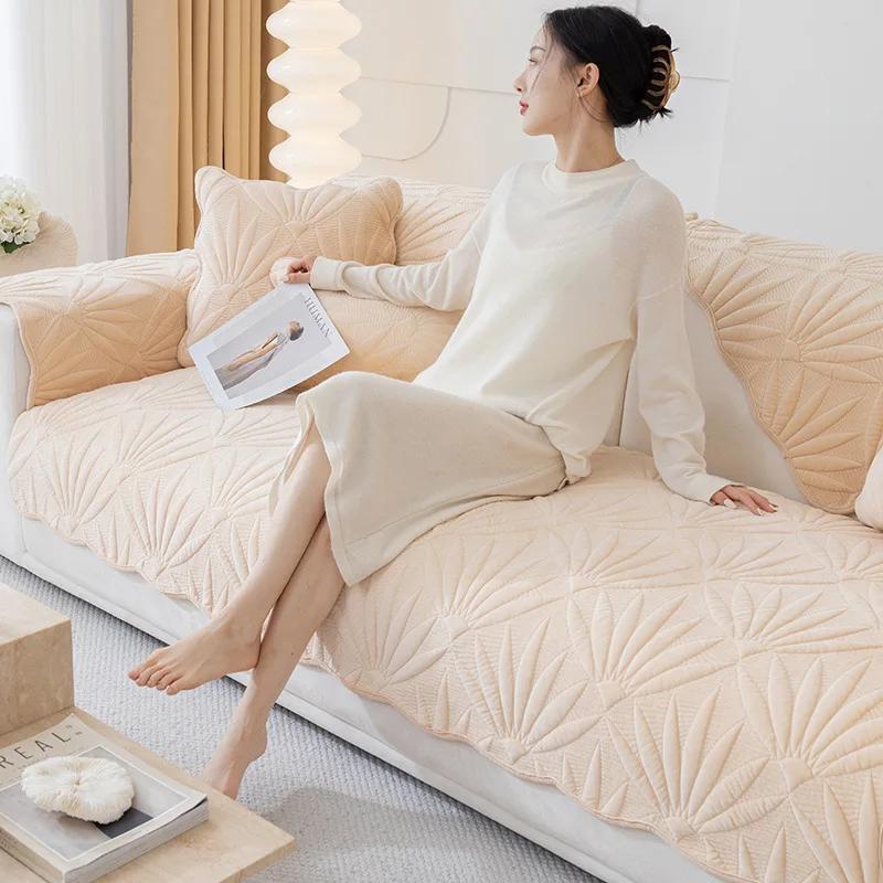 Neues Jacquard-Sofakissen mit Blättern, weicher, warmer Sofaschutz, verdickter, rutschfester Sofabezug, cremefarbener, winddichter, einfarbiger Sofabezug aus Plüsch