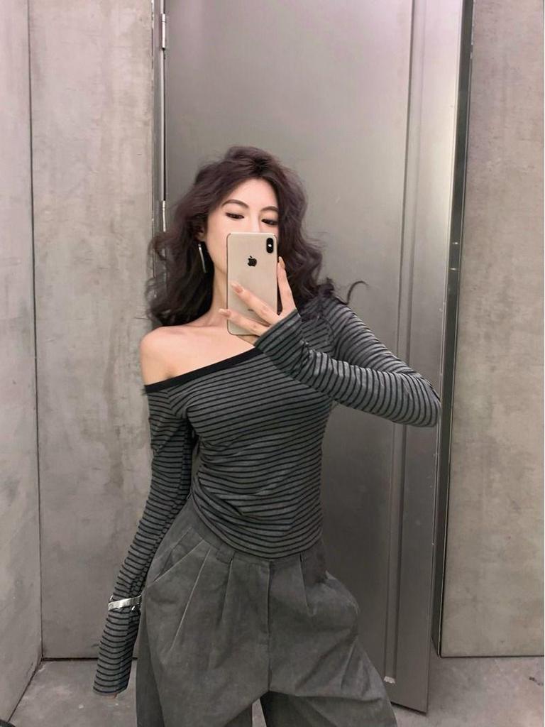 Korean Style Striped One-Shoulder Long Sleeve Top for Women - Autumn 2025 Collection