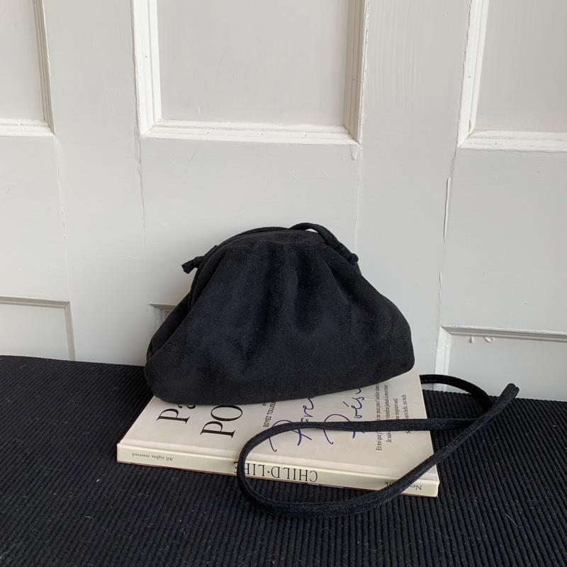 

Fashion women s bags Crossbody bags Women s cloud bags Women s 2025 autumn new bags Underarm bags Dumpling bags чёрный