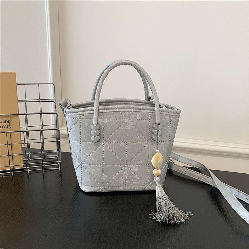 

2024 Chinese Style Casual Handheld Bucket Crossbody Bag for Women - Spring/Summer Collection Standard