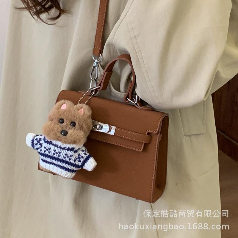 Retro Small Bag Women's Autumn and Winter Versatile 2025 New Simple Fashion Messenger Bag Women's Portable Work Small Square Bag