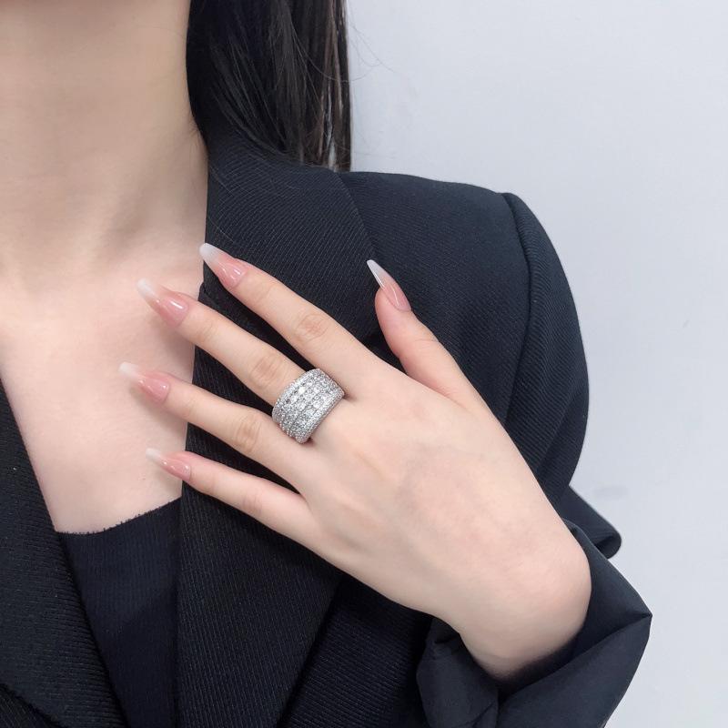 

Роскошное кольцо с супер-блестящим цирконом и полным бриллиантом, тяжелая промышленность, женская индивидуальность, ювелирные изделия высокого класса No. 10