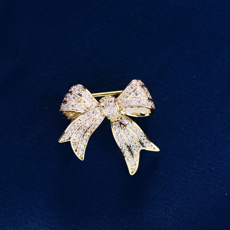 Korean Cute Cat and Diamond Butterfly Brooch for Men and Women - Fashionable Cardigan Pin and Corsage Accessory
