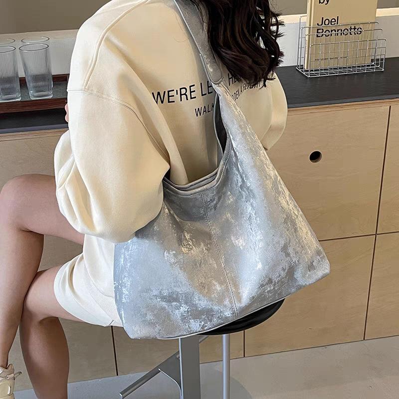 Large Capacity Bag Women'S Spring And Summer Fashion Commuter Shoulder Underarm Bag Casual Versatile Portable Tote Bag