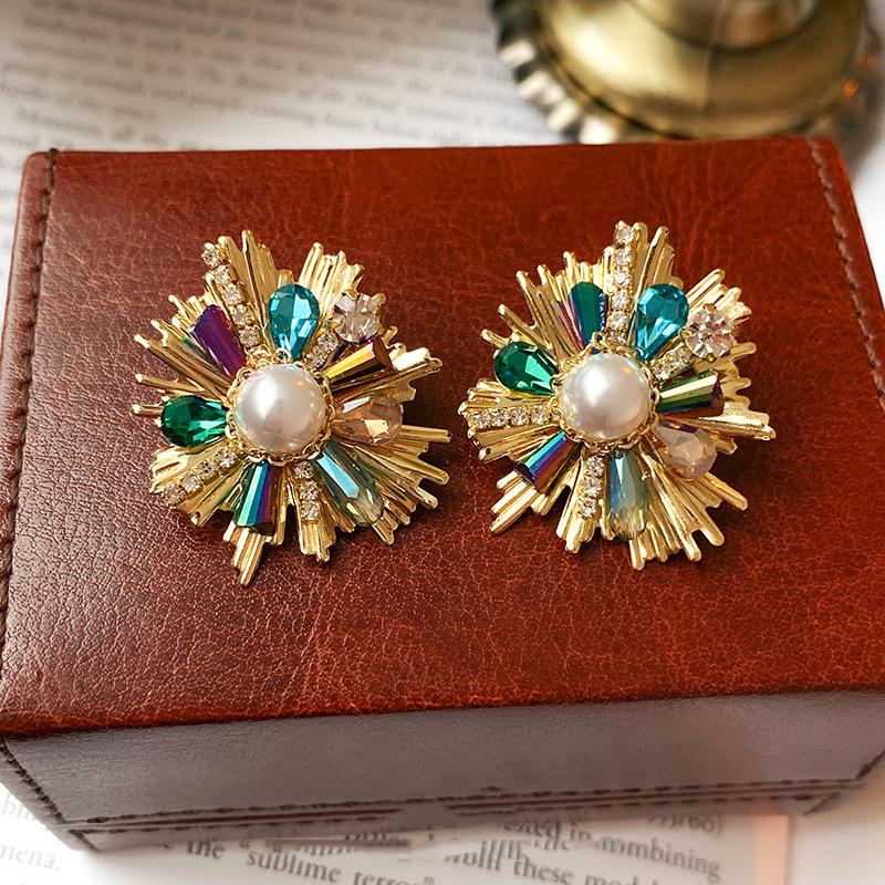 Vintage French-Style Silver Needle Earrings - Women's Elegant Studs with Retro Court Charm