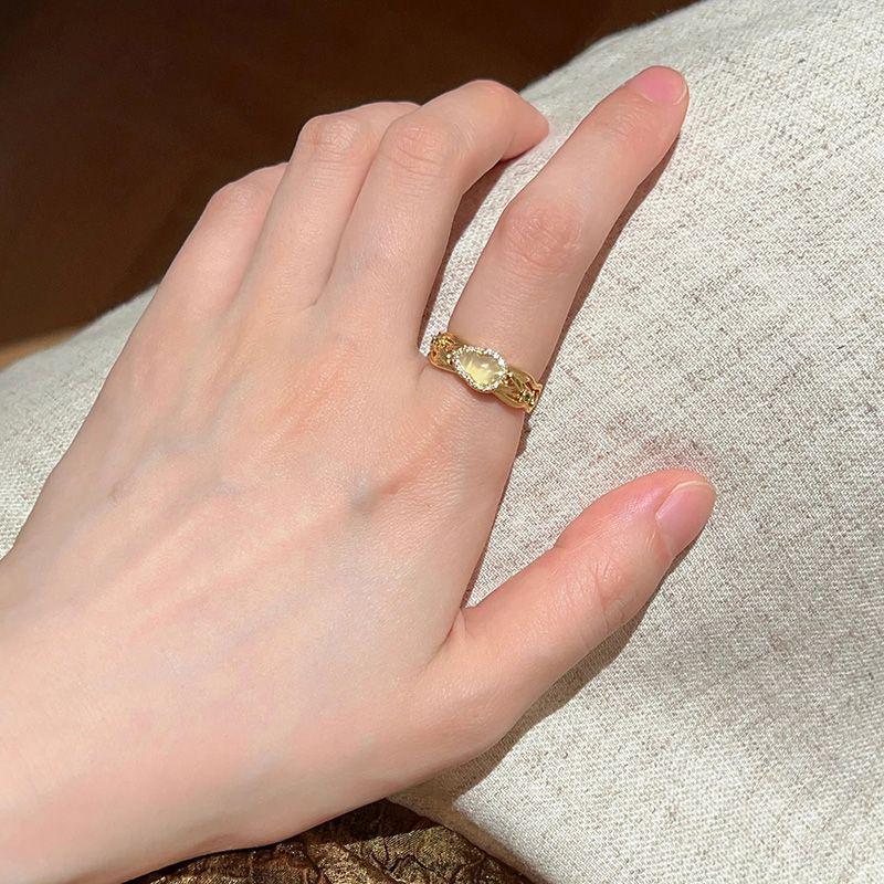 Elegant Green Series Stacking Rings for Women, Light Luxury, High-End Feel, Exquisite French Unique Index Finger Band