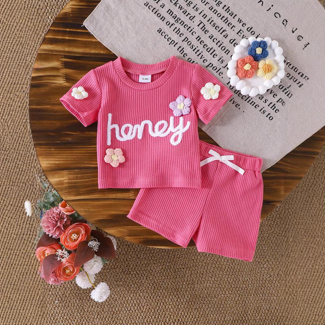 

Модный комплект для девочек, летний детский комплект из двух предметов с милыми буквами и короткими рукавами, вафельные шорты 6-9M розы красного