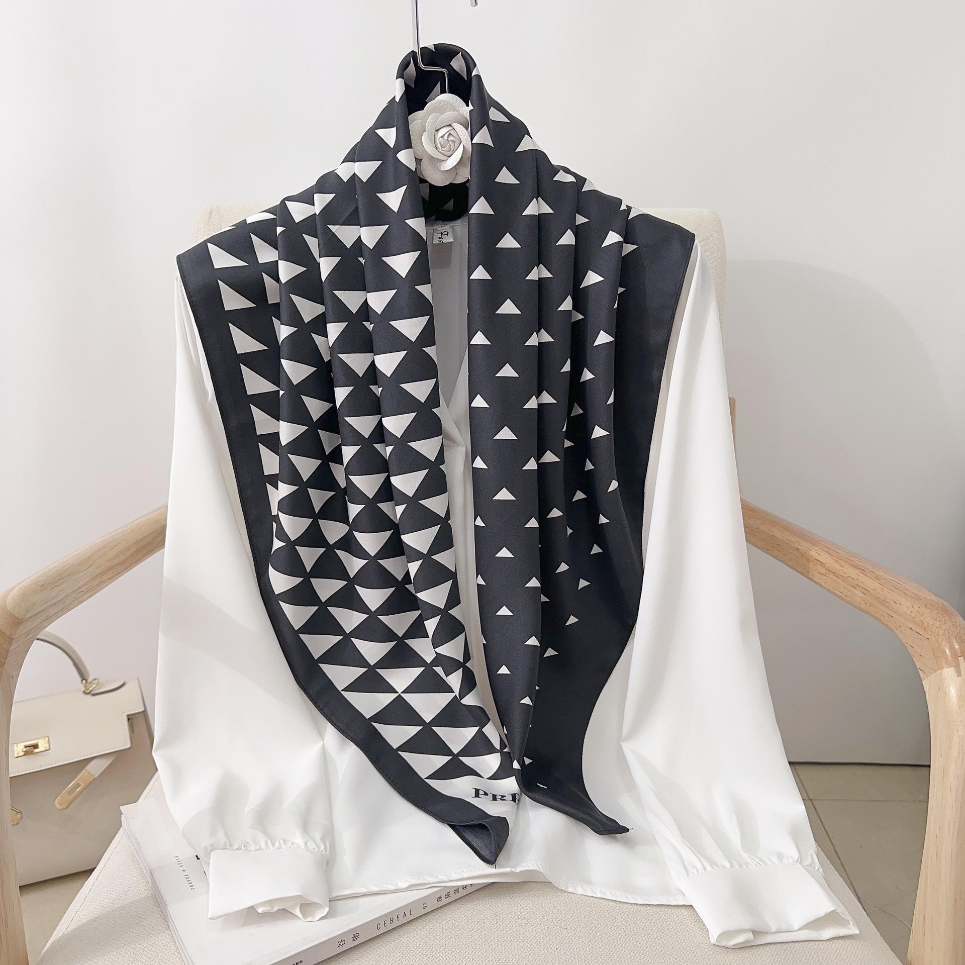 New geometric printing fashion 90 square scarf Korean version of simple temperament decorative shawl air-conditioned room multi-functional silk scarf 90*90cm