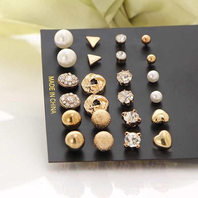 עגילים – עגילים צמודים