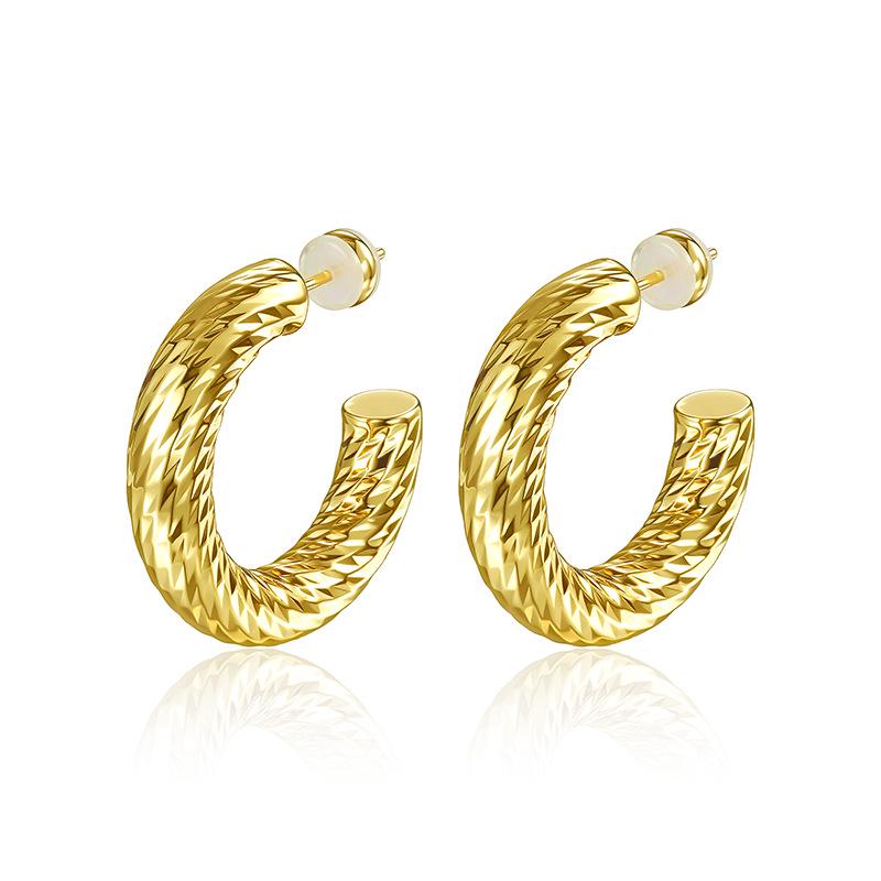 Women's Versatile Geometric Twist Copper Earrings - Fashionable, Non-Fading Brass Design for Everyday Wear