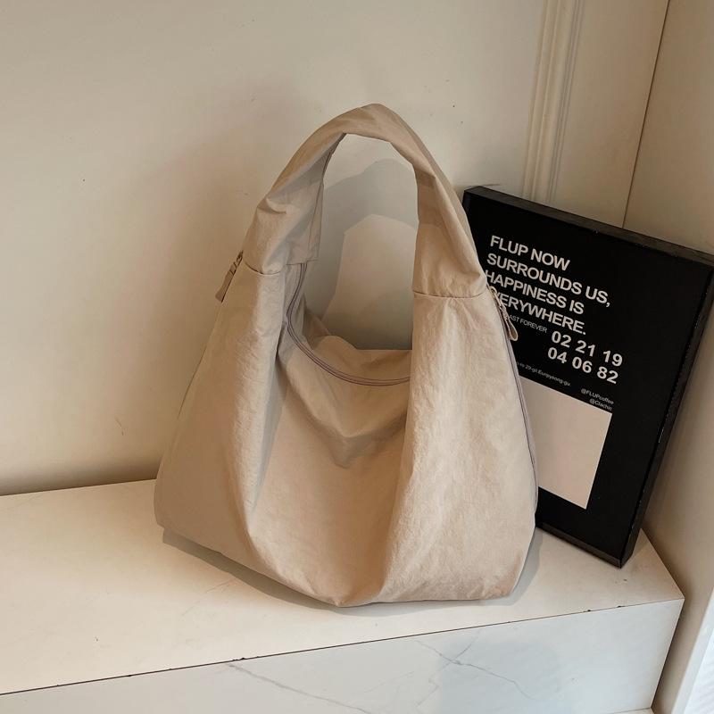 Trend Casual Nylon Tote Bag Women's Solid Color Wind Versatile Large-capacity Shopping Bag Commuter Shoulder Armpit Bag