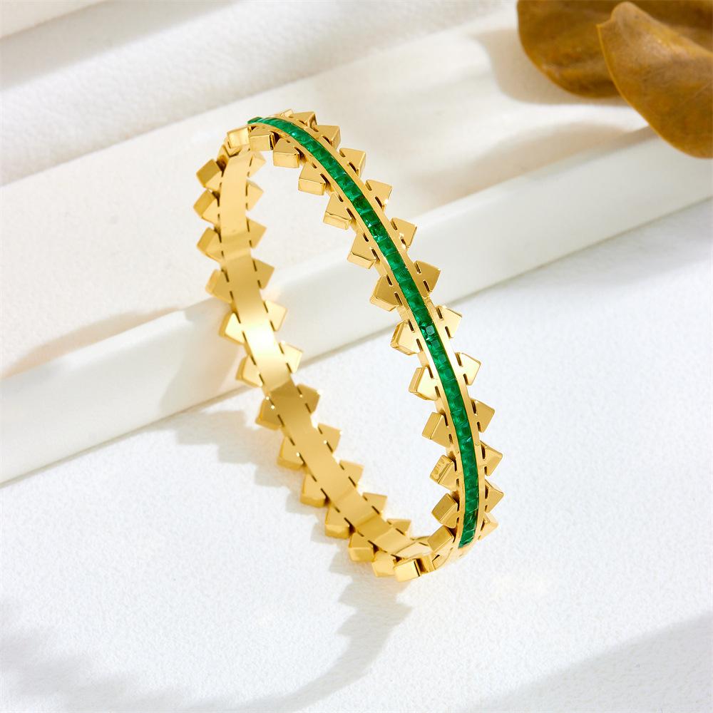 Retro Exquisite Arrow Decorative Stainless Steel Bracelets Are Suitable For Women Traveling, Banquets, And Party Wear