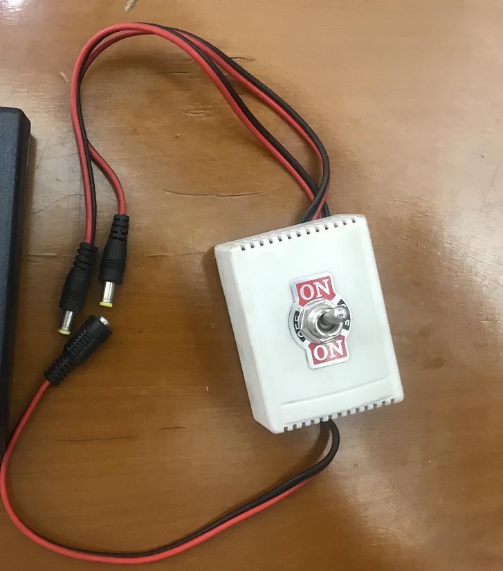 Багатовольтовий бездротовий контролер для електричного лінійного приводу з телескопічним штоком