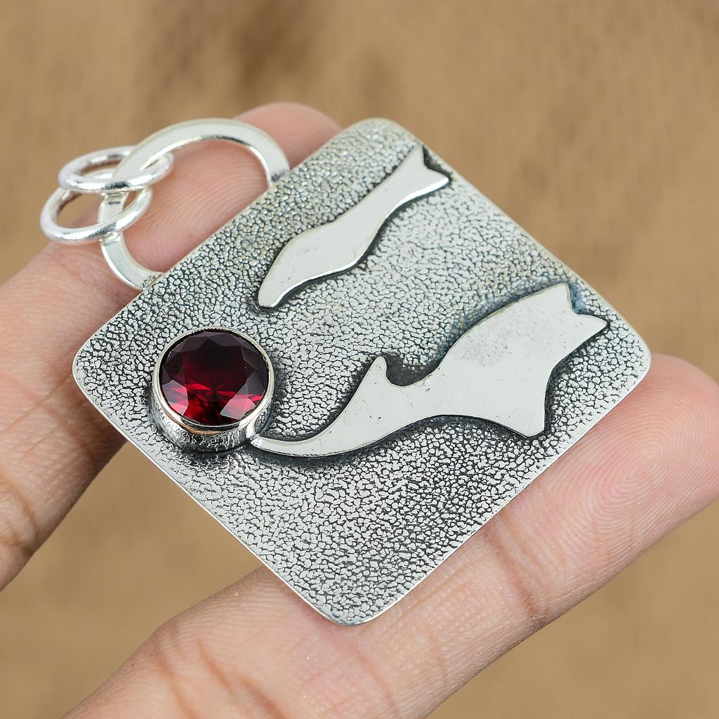 Přírodní Mozambický Granát Drahokam Přívěsek Červený Šperk ze Sterlingového Stříbra 925