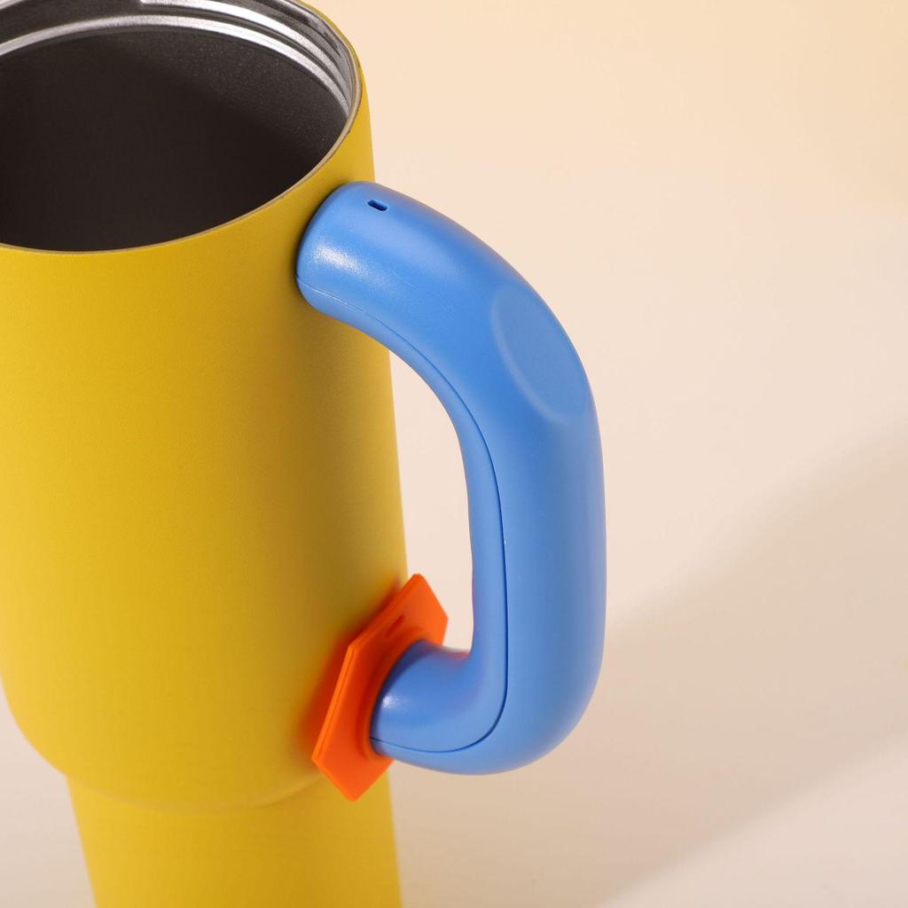 Large Capacity Fashion Straw Cup: 304 Stainless Steel Insulated Handle for Convenient Outdoor and Car Use