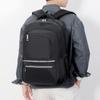 Einfarbiger Rucksack mit mehreren Reißverschlusstaschen und seitlichen Netztaschen, ideal für Schule und Reisen