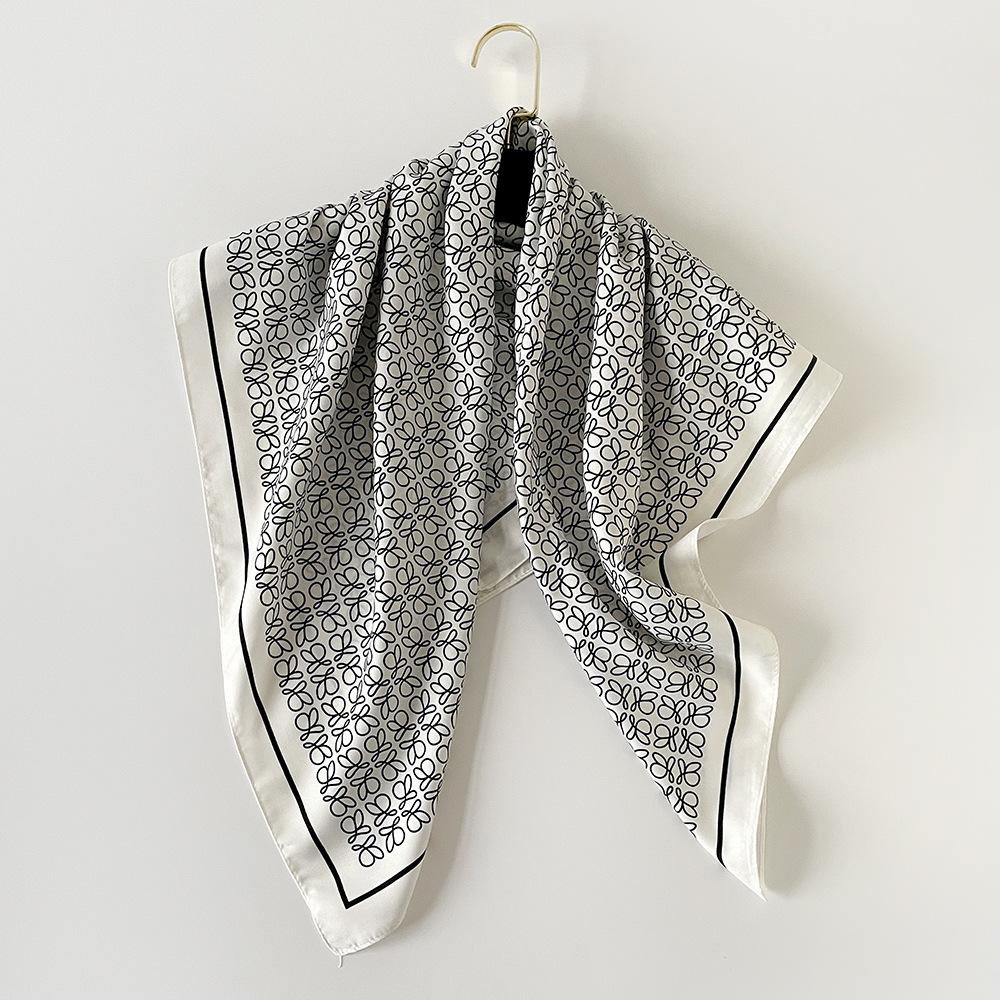 Nový jarní a letní šátek pro ženy šátek s potiskem v korejském stylu keprový velký čtvercový šátek šál módní ochrana proti slunci cestování