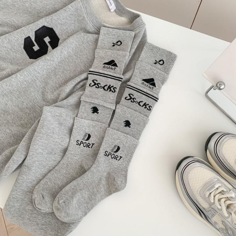 

Многослойные, Наложенные и Сшитые Носки до икры с буквами, Спортивный стиль, Милые и Крутые, Футбольные носки для горячей девушки, Высокие, Махровые длинные носки 1 pair серый