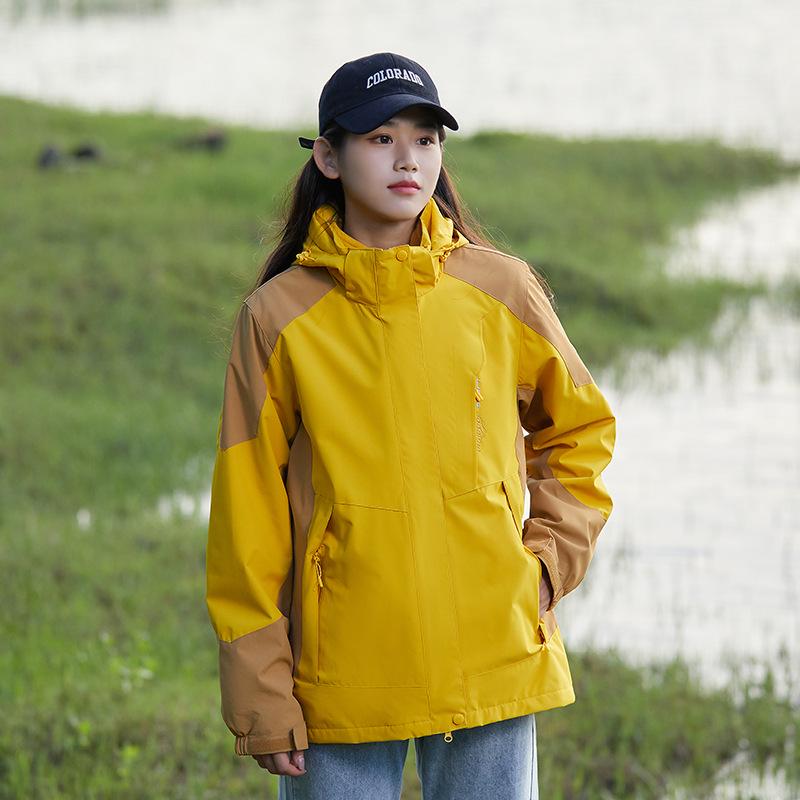 

Unisex 3-in-1 Detachable Waterproof Winter Jacket Set for Outdoor Mountaineering L