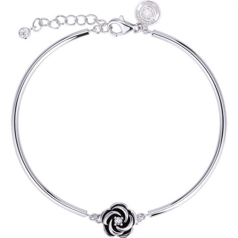 Minimalist Rose Bracelet: Chic European-American Style, Elegant and Fashionable Women's Luxury Jewelry