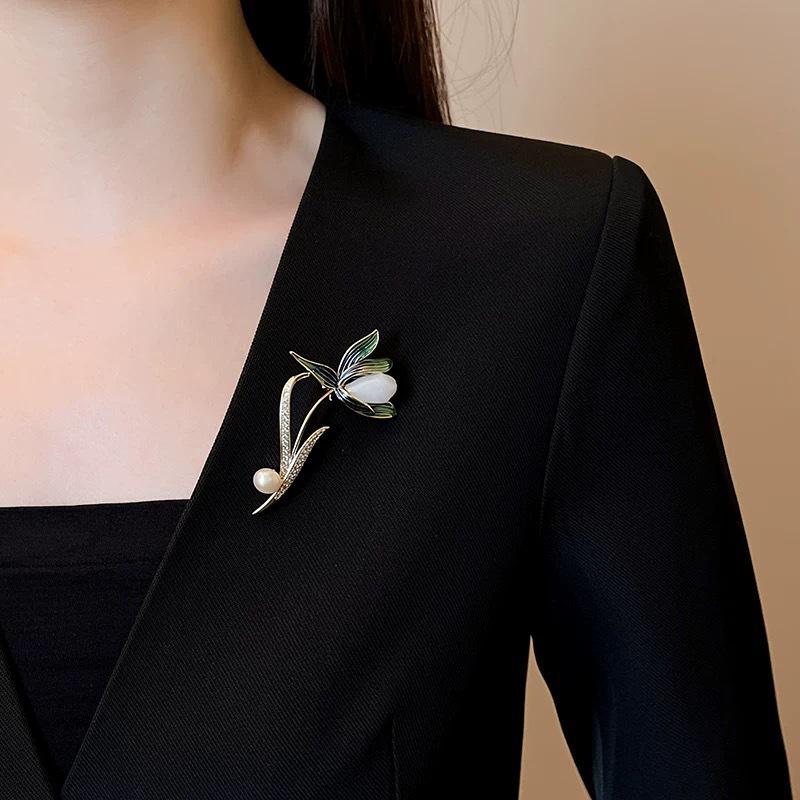 Chinese style magnolia brooch women's exquisite fashion bamboo leaf brooch pin coat jacket accessories