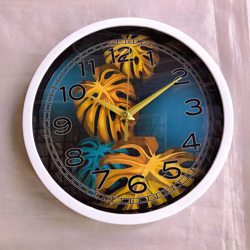 10-inch Nordic wall clock on living room wall decoration personalized creative clock simple European household clock 25cm