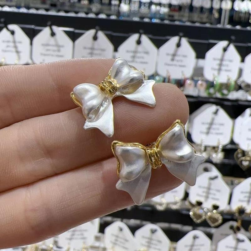 Silver Color Bowknot Stud Earrings for Female Elegant Wedding Part Ear Decoration Metal Knots Women's Unusual Earrings