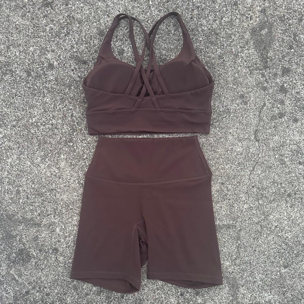 

Женский нюдовый комплект шорт для йоги Lulu со спортивным бра с вырезом на спине Large