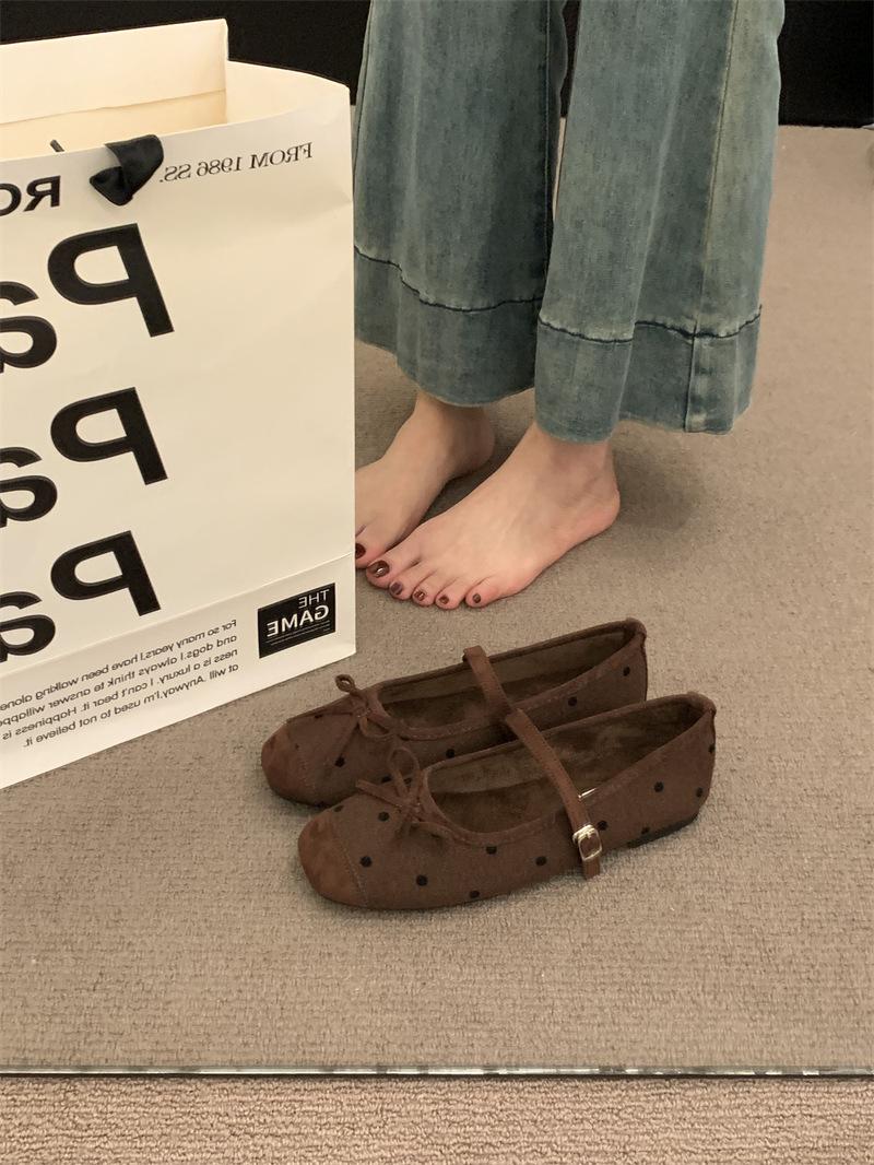 

2025 осень и зима туфли Мэри Джейн из шерсти в горошек женские ретро с бантом на мягкой подошве для работы универсальные бархатные туфли бабушки 40 темно-коричневого