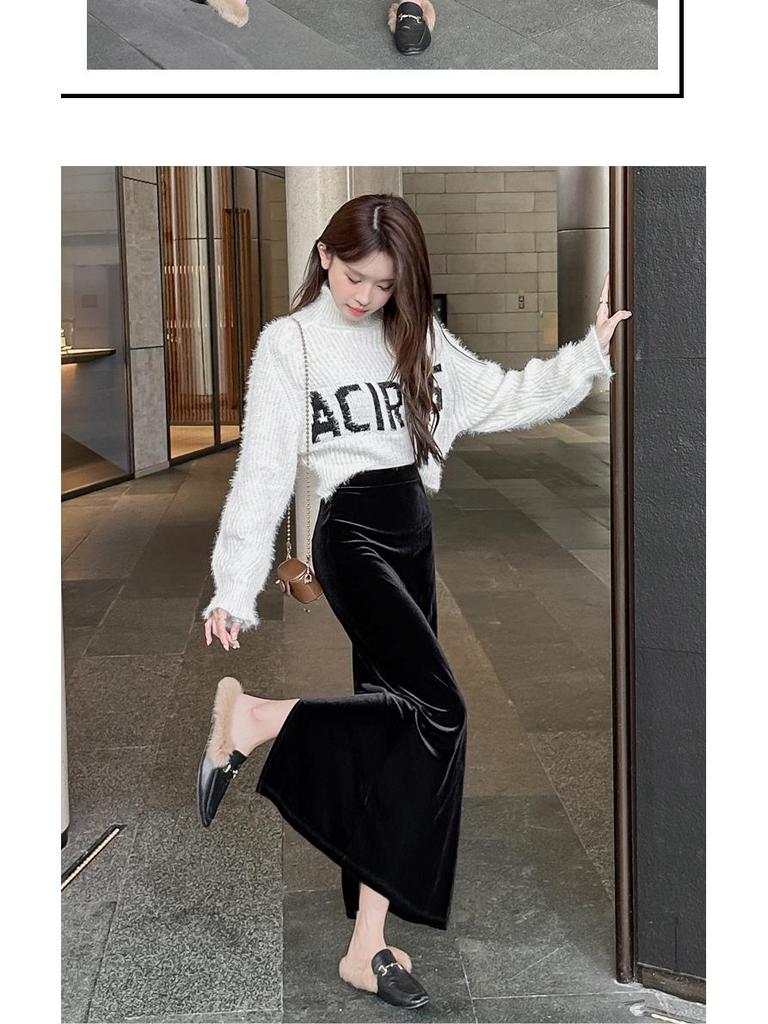Golden Velvet High-Waist Slit Skirt: Retro Slimming Drape for Women, Spring-Autumn 2026
