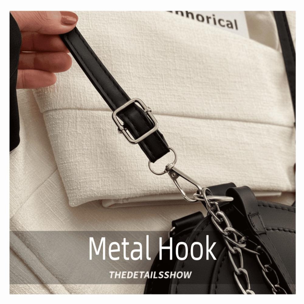 Fashion PU Leather Black Shoulder Bag Chain Rivet Large Capacity Women Crossbody Bag Portable Heart Shaped Handbag Girls