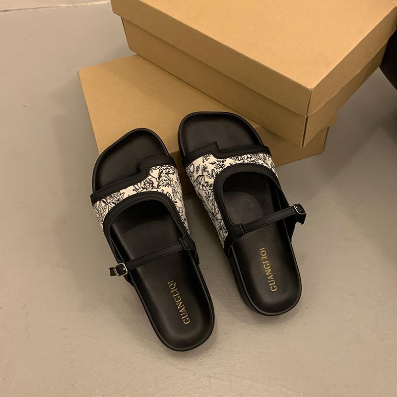 

Fashion New Fashion Straps Summer Beach Shoes Square Heels Slippers Women Sweet Bow Outside Summer Sandals Shoe Slides 35
