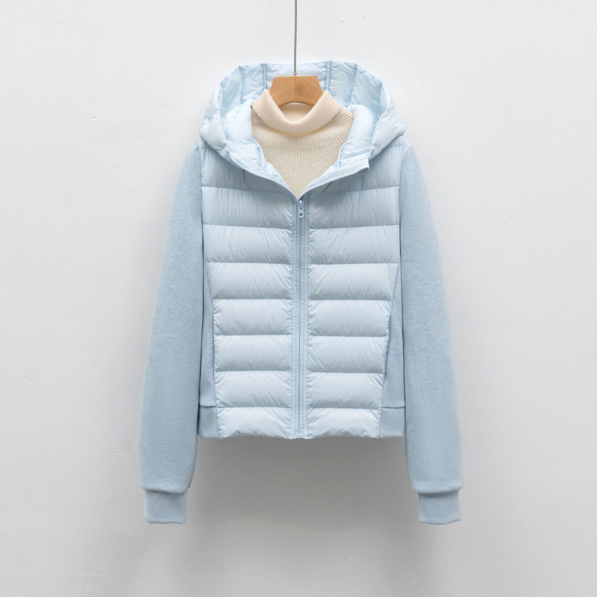 

Короткий легкий женский пуховик с капюшоном, приталенный, для фитнеса и занятий спортом на открытом воздухе XL